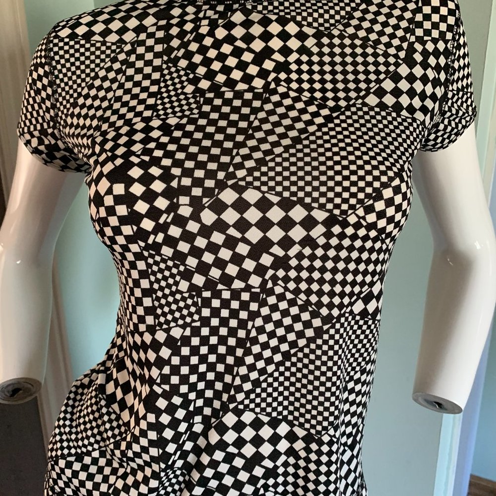 Black and cream small aria top
